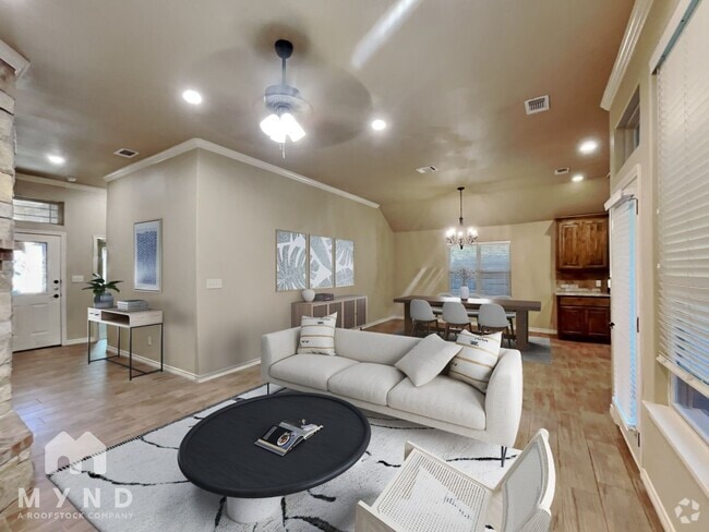 Building Photo - 2612 Creek Dr