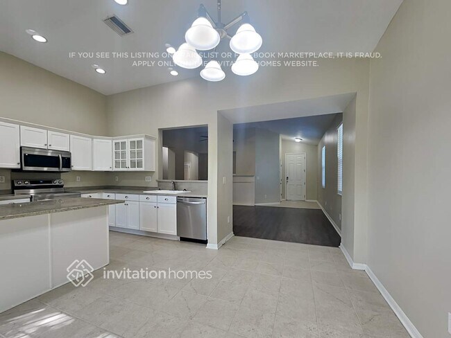 Foto del edificio - 7118 Bridgeview Dr