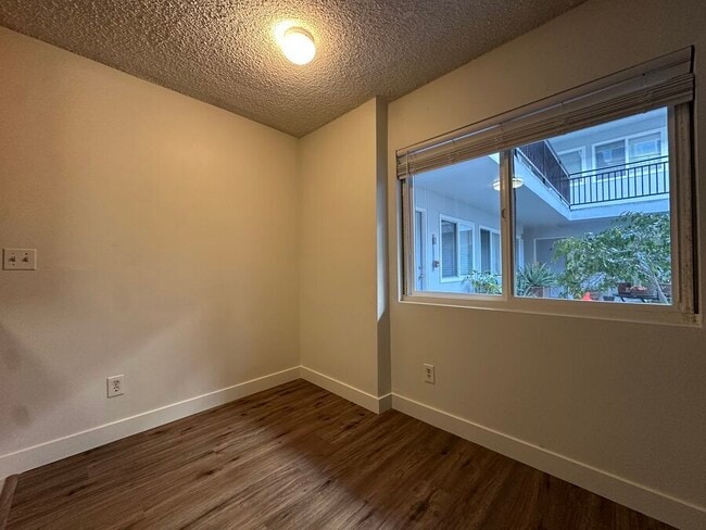 Foto del edificio - 17 Thornton Ave