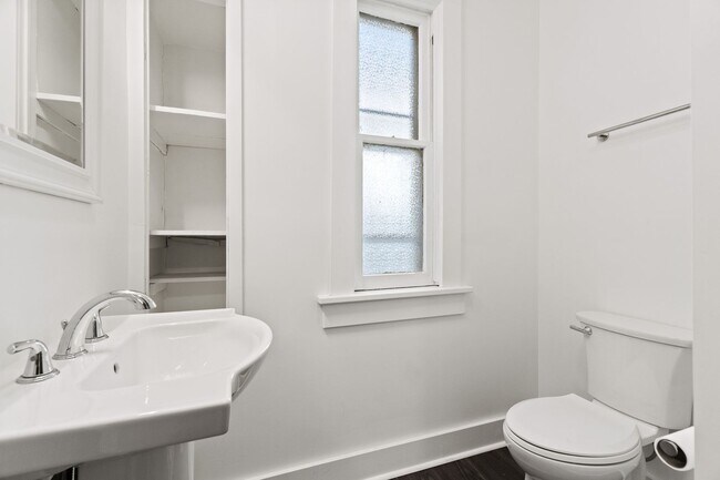 Foto del edificio - 914/916 Lake Ave