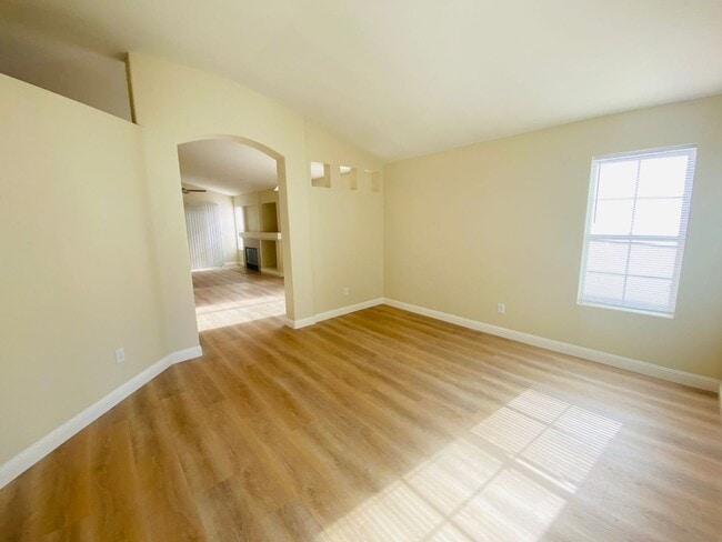 Building Photo - Fully Renovated Single Story