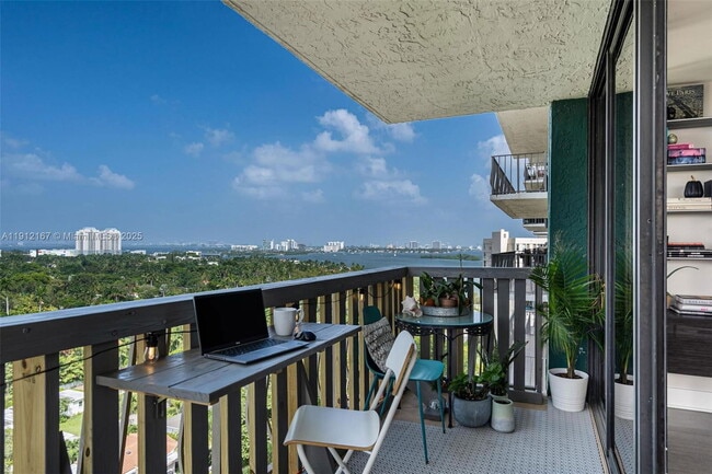 Foto del edificio - 780 NE 69th St