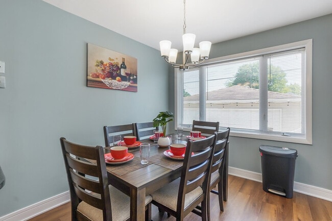 Building Photo - 7002 W Farragut Ave