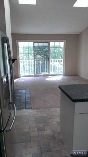 Building Photo - 940 Juniper Way