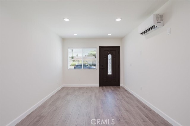 Foto del edificio - 8503 Cranford Ave