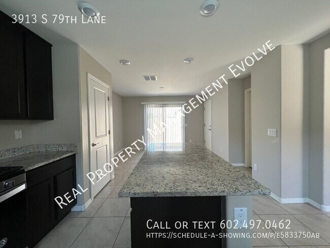 Foto del edificio - Beautiful Home! PRICE REDUCED AND $400 OFF...