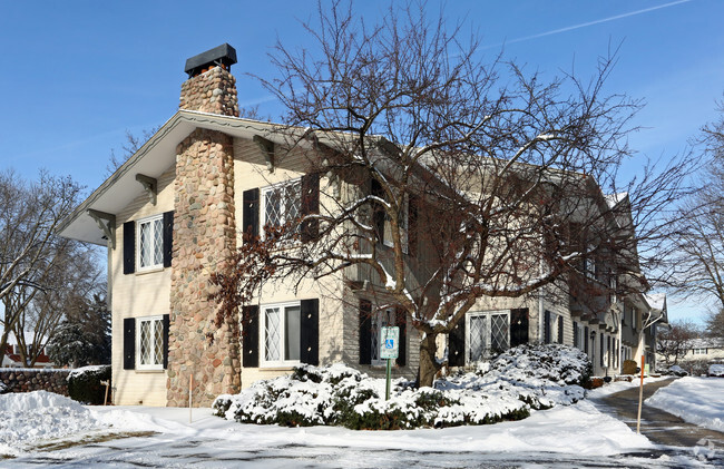 Building Photo - Cedarview Apartments