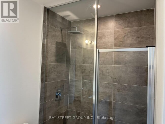 Building Photo - 297 Oak Walk Dr