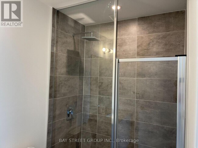 Photo du bâtiment - 297 Oak Walk Dr