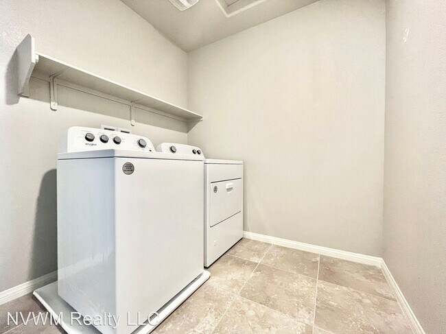 Foto del edificio - 5 br, 3 bath House - 5358 Java Plum St