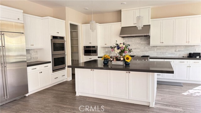Building Photo - 123 Measure