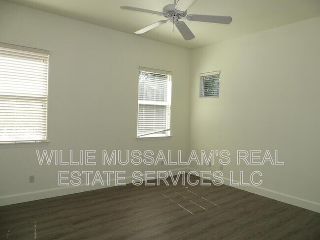 Foto del edificio - 9665 Country Falls Ln