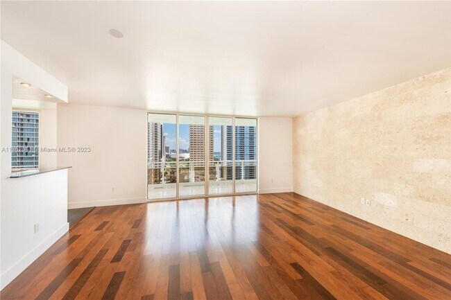 Foto del edificio - 901 Brickell Key Blvd
