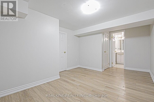 Building Photo - 31 Terryhill Crescent