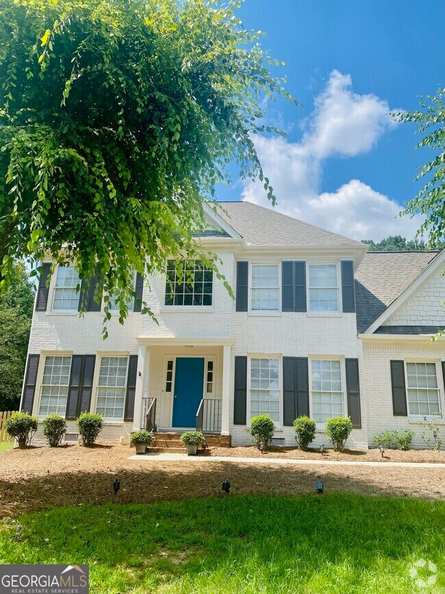 Cameron Crest Farms Apartments for Rent with Parking Alpharetta, GA