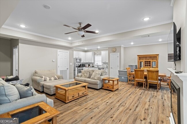 Building Photo - 212 Huntington Shoals Dr