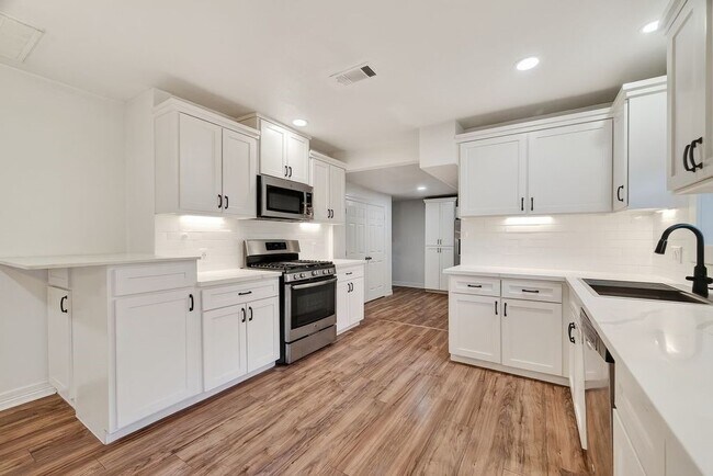Foto del edificio - 4520 Sharon St