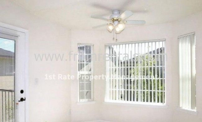 Foto del edificio - 10154 W Garverdale Ln