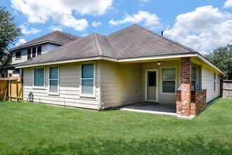 Building Photo - 6030 Wildbriar Ln