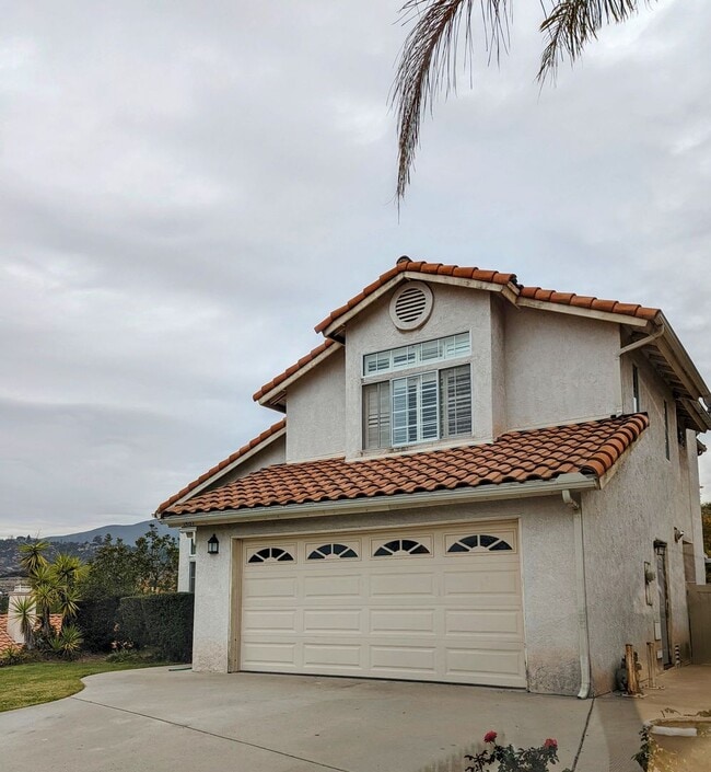 Building Photo - Spacious ALPINE 3 Bedroom 2.5 Bath 2 Story on a Cul De Sac
