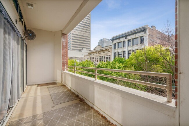 Building Photo - 95 S Main St