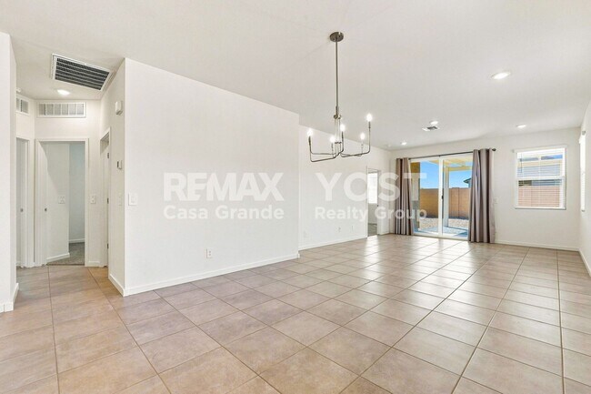 Building Photo - 2689 E Santa Ynez Dr