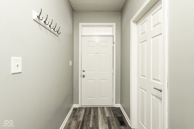 Foto del edificio - 2525 Central Ave