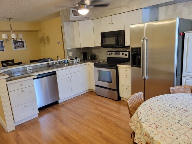 Building Photo - 14917 Wedgefield Dr