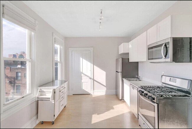 Foto del edificio - 5815 Ellsworth Ave