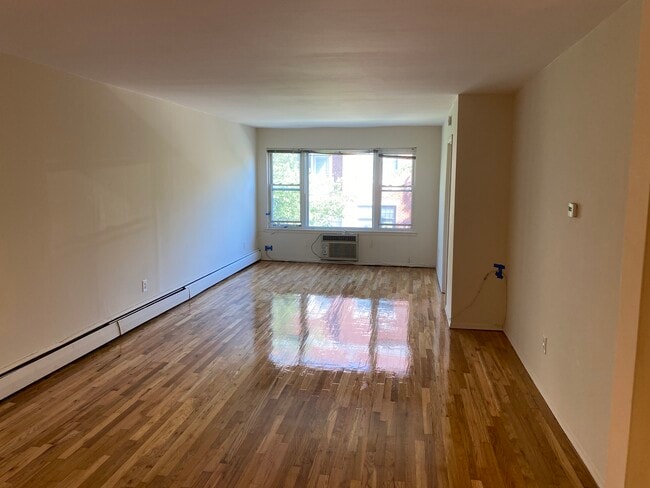 Building Photo - 2524 35th St