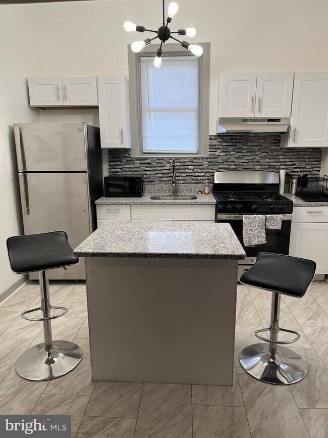 Foto del edificio - 5035 Torresdale Ave