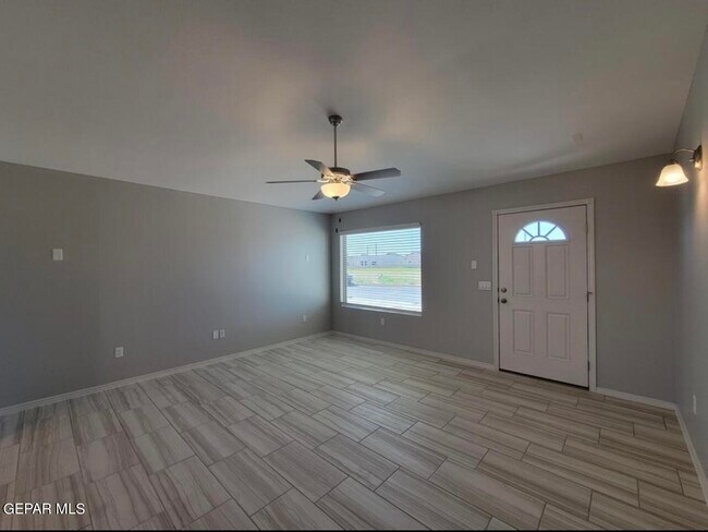 Foto del edificio - 15017 Dream Ct