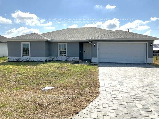 Building Photo - 703 NE Juanita Pl