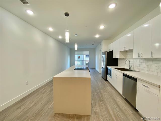Building Photo - 3500 S Corona St