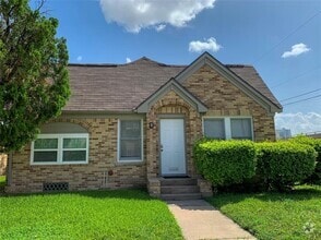 Building Photo - 2204 Barbee St