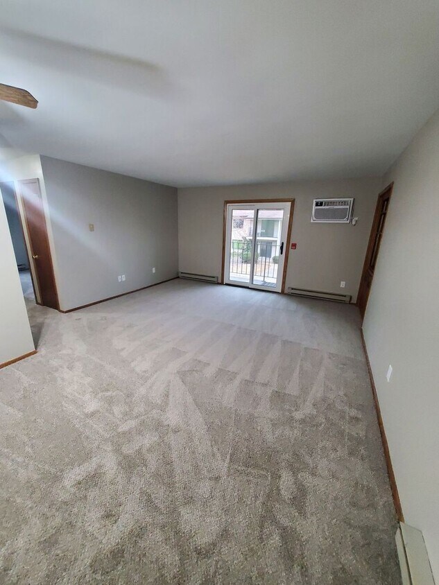 Primary Photo - 2 Bedroom Condo $500 move in credit