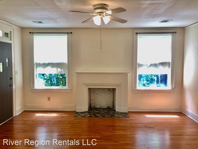 Building Photo - 3379-3379 Lexington Rd