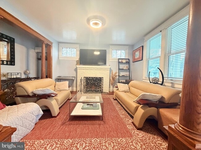 Photo - 3119 South Dakota Ave NE House