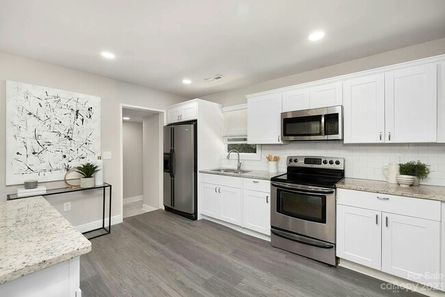 Building Photo - 3216 Credenza Rd