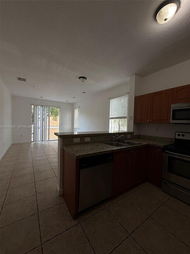 Building Photo - 17640 NW 73rd Ave