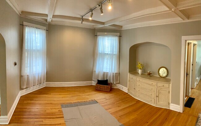 Foto del edificio - 2255 W Leland Ave