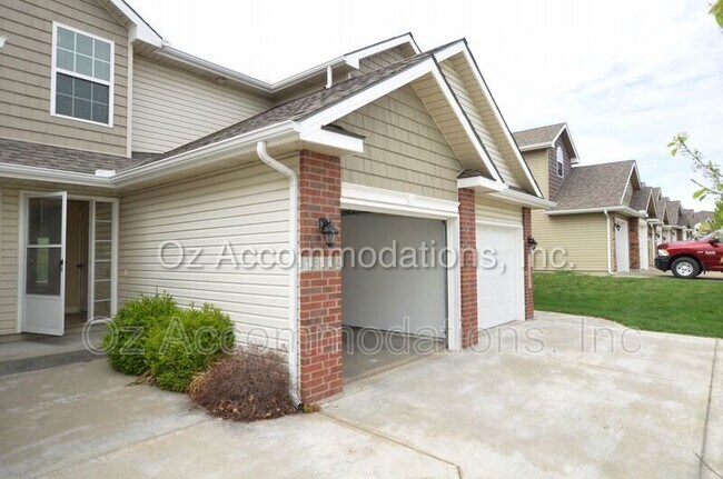 Foto del edificio - 13624 Oak Valley Dr
