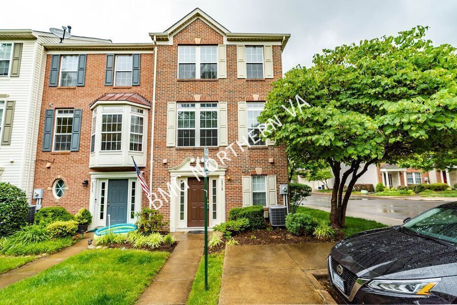 Photo - 5819 PEARSON LANE-