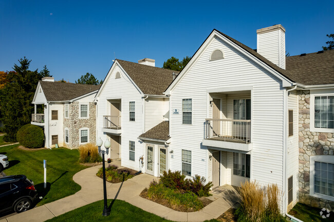 Building Photo - Village Club of Farmington Hills