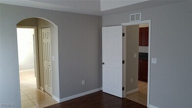 Building Photo - 547 Kingsbury Ln