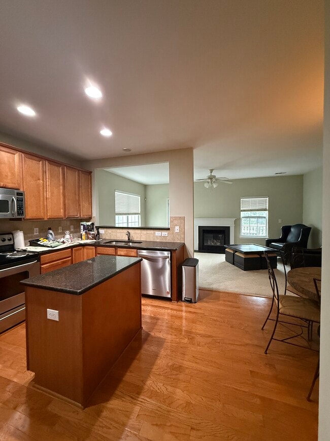 Kitchen- - 9568 Kings Parade Blvd