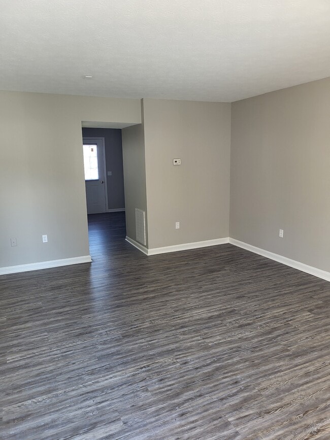 Building Photo - 225 Churchill Dr