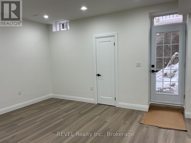 Building Photo - 1 Tilsonburg Ave