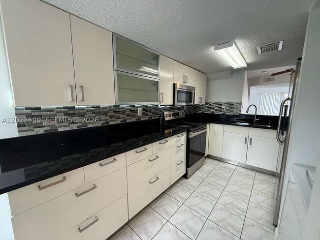 Foto del edificio - 1137 NW 123rd Ct