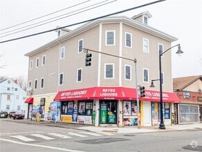 Building Photo - 1187 Westminster St